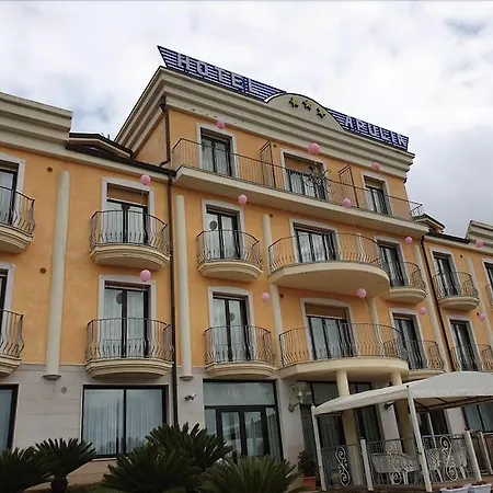 Apulia سان جيوفاني روتوندو