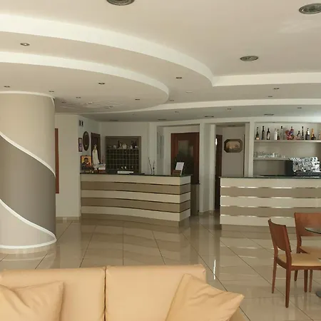 Apulia فندق 3*